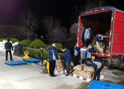 疫情下，甘肅物流行業(yè)利用手動(dòng)液壓搬運(yùn)車(chē)等工具保障物資供應(yīng)