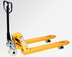 手動液壓搬運車的使用助力貨物搬運高效工作